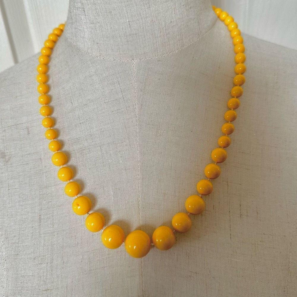 Yellow vintage beaded necklace
